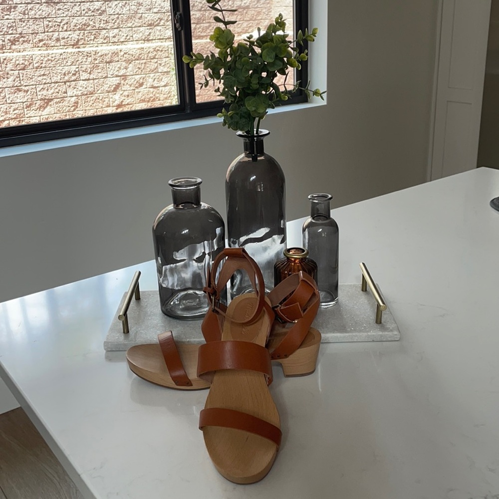 Madewell caramel leather sandals with wood bottom.